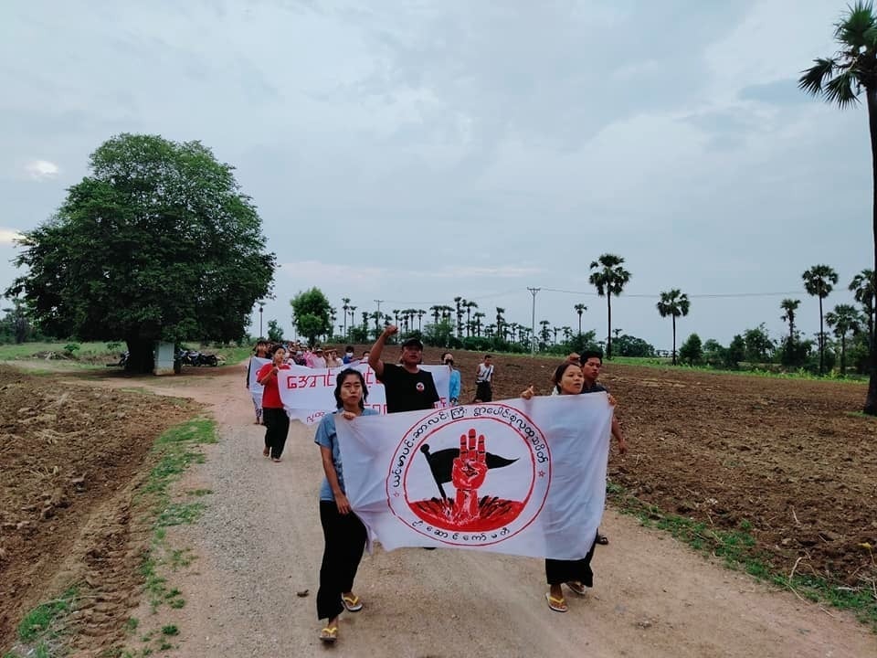 ပုံအညွှန်း - ယနေ့ချီတက်ခဲ့သည့် သပိတ်အင်အားစုများ
ဓါတ်ပုံ - ရွာပေါင်းစုံသပိတ်ကော်မတီ