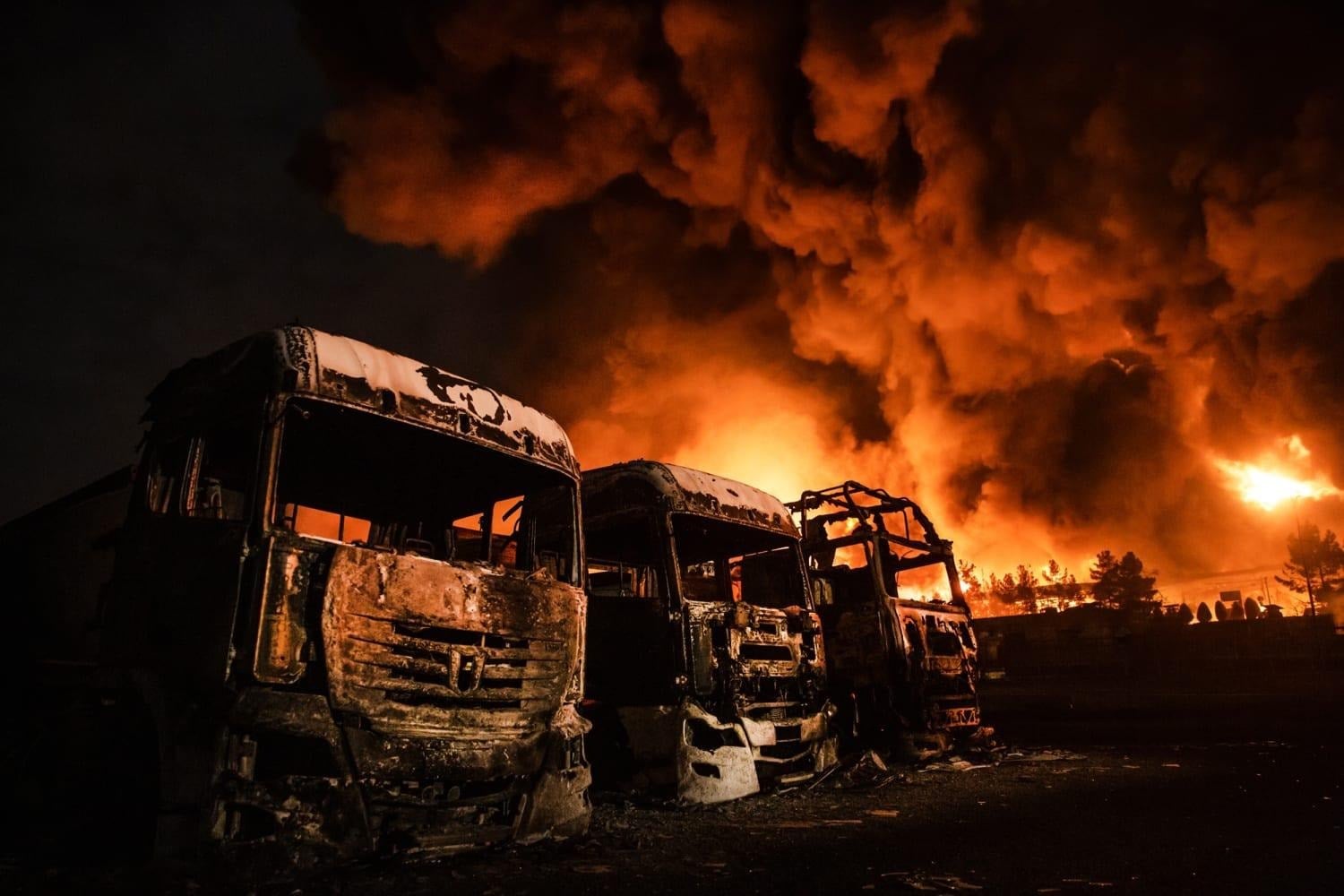 ရက်ပေါင်းများစွာ ရေနံမီးလောင်မှုများကြောင့် တီဟီရန်မြို့တော်၌ အဆိပ်သင့်တိမ်တိုက်များ ဖုံးလွှမ်း