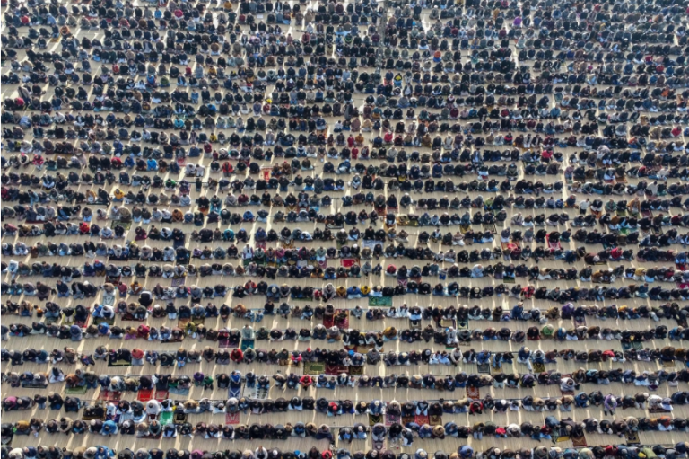 ခွဲခွာခြင်းနှင့် အခက်အခဲများကြားမှ မိသားစုနှင့် နေရပ်ကို လွမ်းဆွတ်ရင်း ပါကစ္စတန်ရောက် ဝီဂါများ အီးဒ်ပွဲတော် ဆင်နွှဲ