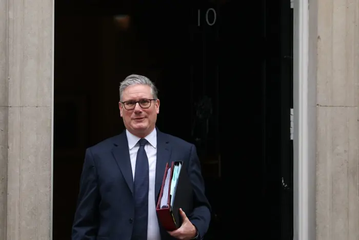 ကလေးများ၏အွန်လိုင်းလုံခြုံရေးအတွက် တိုးမြှင့်ဆောင်ရွက်ပါရန် ဆိုရှယ်မီဒီယာအကြီးအကဲများကို ယူကေဝန်ကြီးချုပ် ပြော