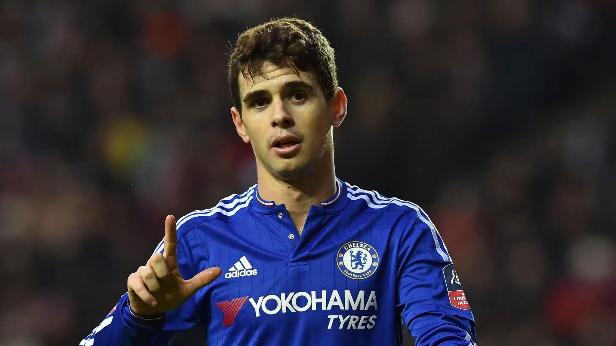 ဘရာဇီးလ်နဲ့ ချယ်လ်ဆီး ကွင်းလယ်လူဟောင်း အော်စကာ နှလုံးပြဿနာကြောင့် ကစားသမားဘဝကနေ အနားယူ