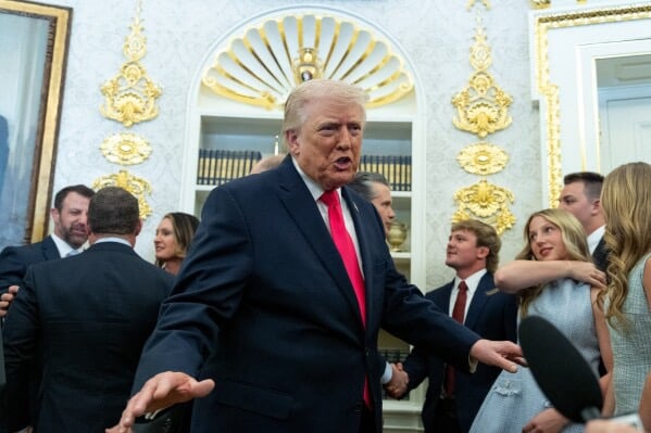 အီရန်စစ်ပွဲ အဓိကရည်မှန်းချက်များ ပြီးမြောက်ရန် နီးကပ်ပြီဟု ထရမ့် ပြော