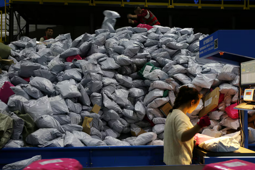 ရှားရှားပါးပါး ပေကျင်းခရီးစဉ်အတွင်း ဘေးမကင်းသော ထုတ်ကုန်များကိစ္စ တရုတ်ကို အီးယူအမတ်များ ဖိအားပေး