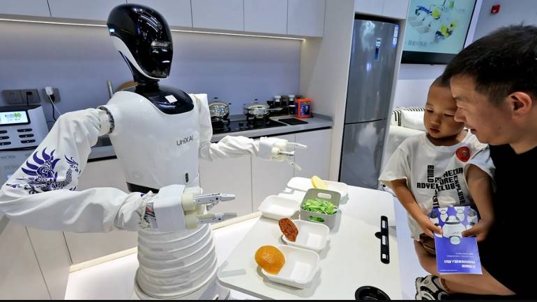 ချက်ပြုတ်၊ သန့်ရှင်းရေးနှင့် သင့် လူနေမှုဘဝကို စီမံခန့်ခွဲပေးမည့် အိမ်အကူစက်ရုပ်များ