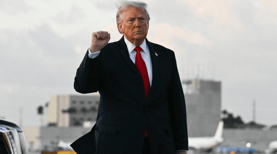 အီရန်နှင့် ဆွေးနွေးမှုများ မအောင်မြင်ပြီးနောက် ဟော်မုဇ်ရေလက်ကြား ပိတ်ဆို့ရန် အမေရိကန်ရေတပ်ကို ထရမ့် အမိန့်ပေး