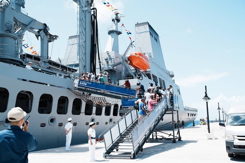 ထိုင်ဝမ်ရေတပ် ချစ်ကြည်ရေးရေယာဉ်စုက စိန့်ကစ်၌ တထောက် နားပြီး စိန့်လူစီယာဆီ ဦးတည်