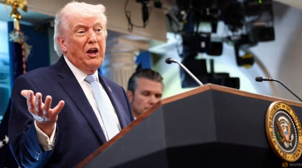 အီရန်က သန့်စင်ပြီး ယူရေနီယံများ လွှဲပြောင်းပေးရန် သဘောတူညီဟု ထရမ့် ပြော