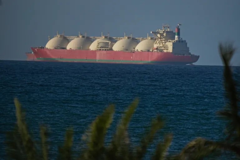 ဟော်မုဇ် ရေလက်ကြားအား ဖွင့်လှစ်ပေးဟု အီရန် ကြေညာ၊ အမေရိကန်က ဆက်လက် ပိတ်ဆို့ထားဟု ထရမ့် ပြော