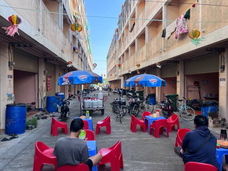 မဲဆောက်ရှိ မာလွေအိမ်ရာဝင်းကို ထိုင်းအာဏာပိုင်များ ဝင်ရောက်စစ်ဆေး၊ မြန်မာ ၄ ဦး ဖမ်းဆီးခံရ