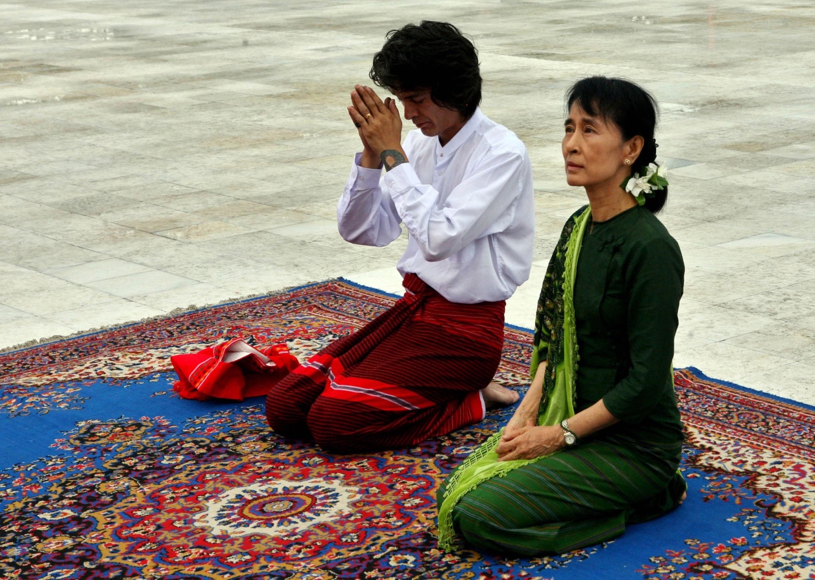 “မေမေကို တခေါက်လောက်တော့ ပြန်တွေ့ချင်ပါတယ်” – ကင်အဲရစ်
