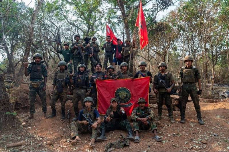 စစ်အုပ်စုတပ်၏ စက်တပ်လေထီး မွန်စစ်မျက်နှာတွင် ပစ်ချခံရ