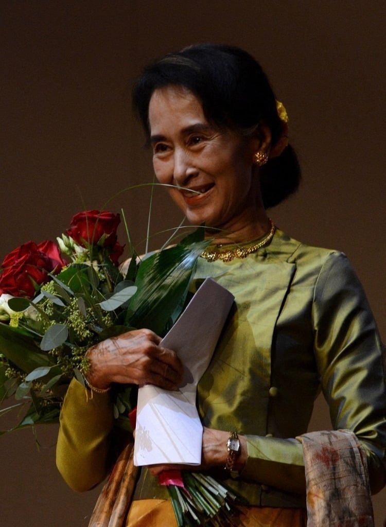 ဒေါ်အောင်ဆန်းစုကြည်နှင့် ရှေ့နေအဖွဲ့ တွေ့ဆုံခွင့် စစ်အုပ်စု လျစ်လျူရှုထား